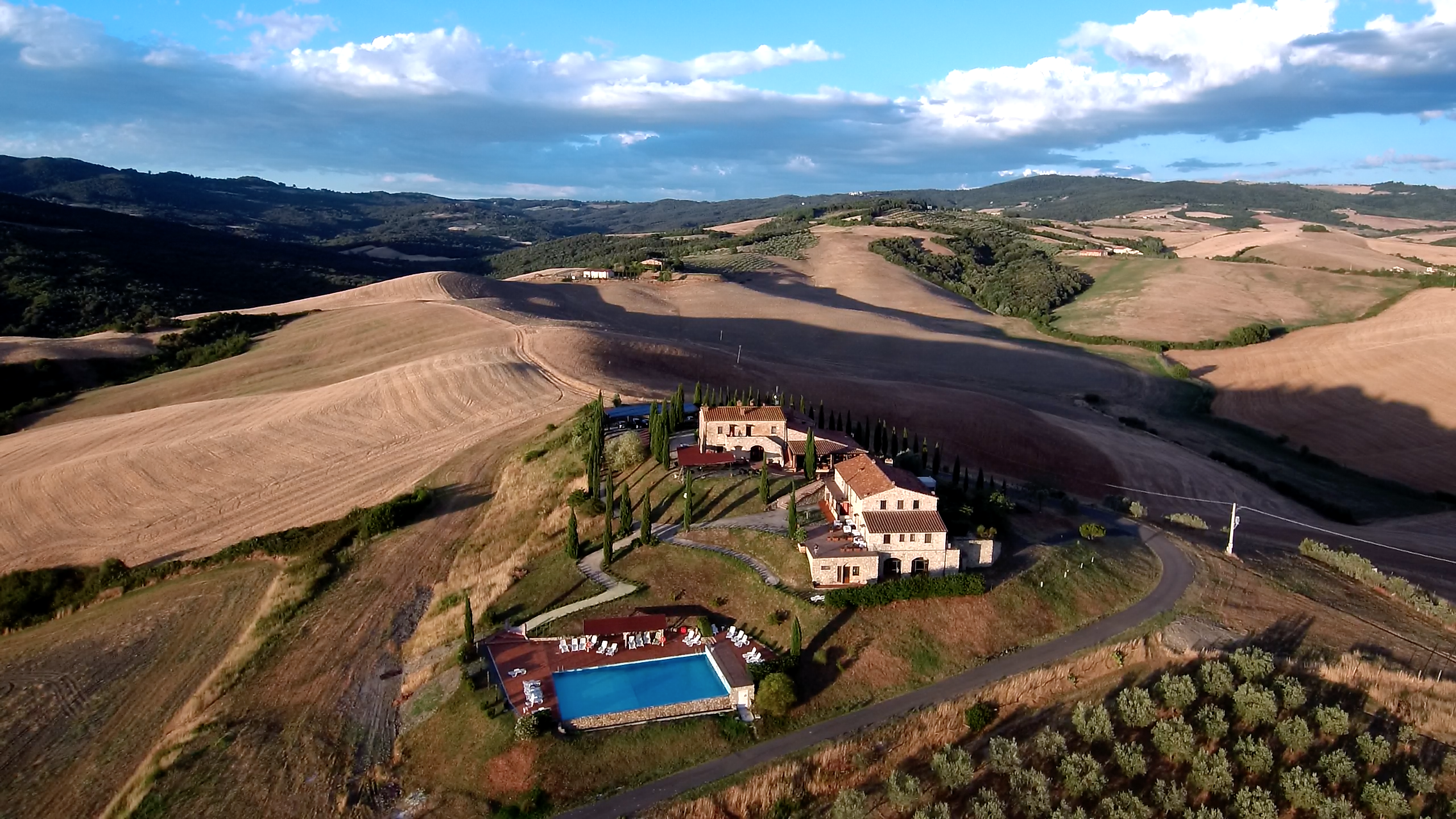 Scopri di più sull'articolo Agrihotel il Palagetto – Loc. Cozzano – Volterra 29 06 2017 – Drone Xiaomi Mi Drone 4K